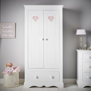 Buying children’s furniture should always be a pleasure. It certainly is at Little Lucy Willow!